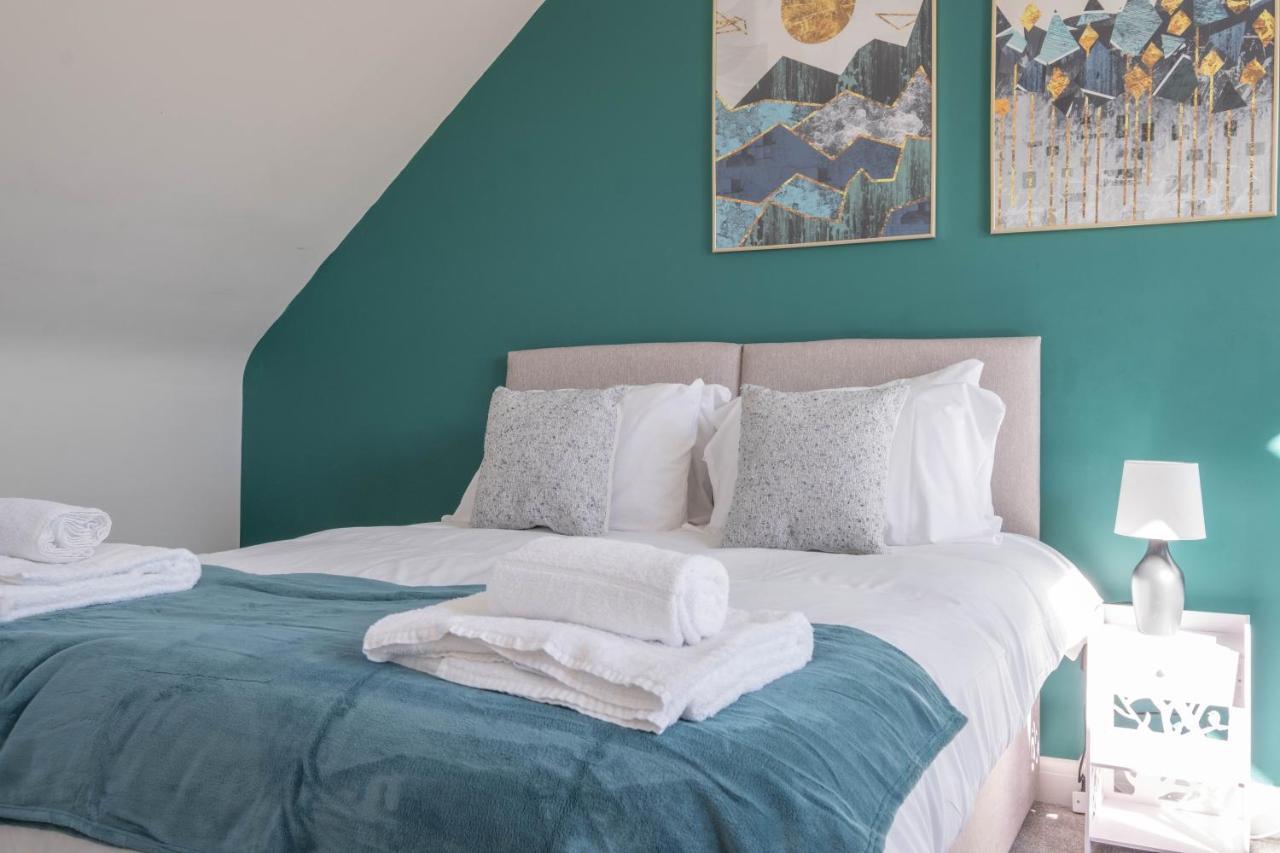 Beautiful And Comfortable Home Away From Home With Free Parking, Fast Wifi And White Crisp Hotel Standard Linen Hosted By Our Home Short Stays Northampton Esterno foto